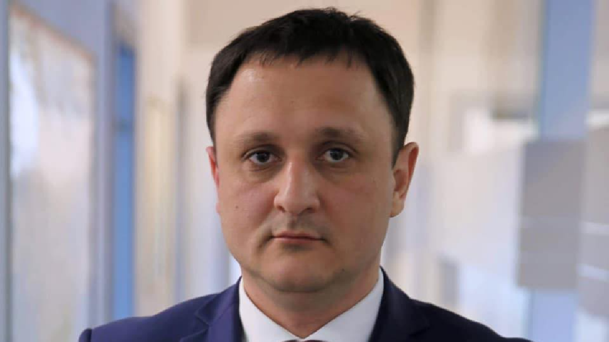 İşğal etilgen Qırımda “FTH” Ukraina prezidentnıñ sabiq vekilnıñ ana-babasına tintüvnen keldi